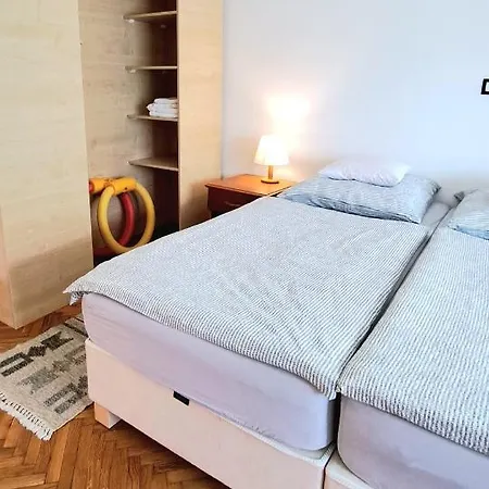 Forestine Guesthouse Apartment *