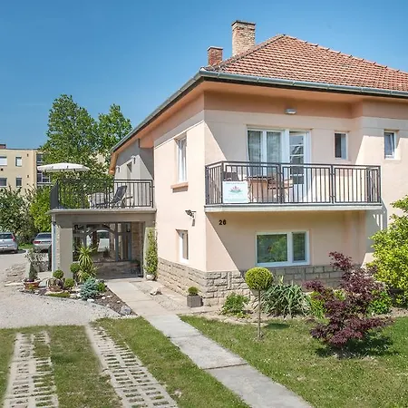 Apartment Forestine Guesthouse *